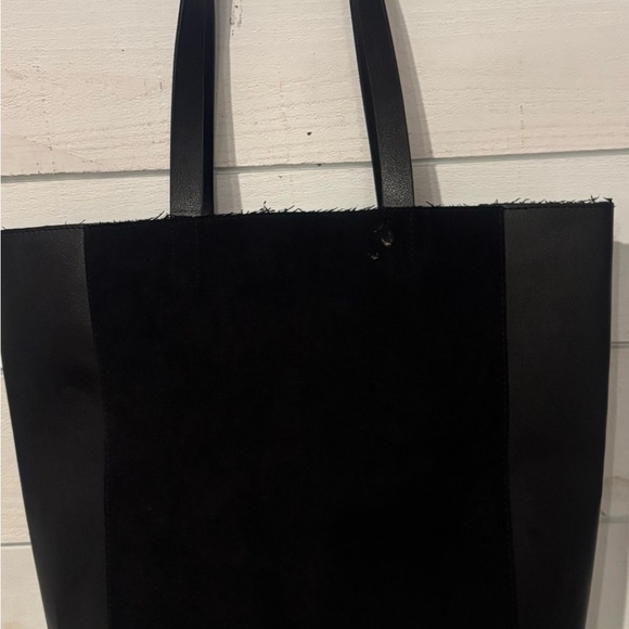 Donna Karan Large Tote Bag
Cashmere Mist Black Designer 14 in×16 in
Never Used ! - Picture 9 of 15